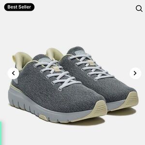 KURU FLEX Via Charcoal and White Athletic Shoes size 7.5M